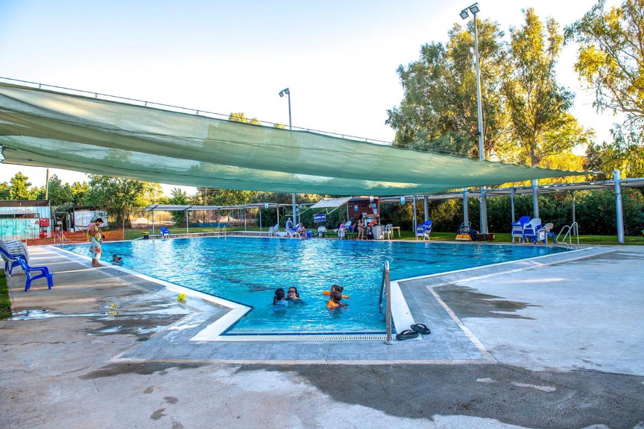 כפר הנופש קיבוץ גדות Kibbutz Gadot Galilean Resort Esterno foto
