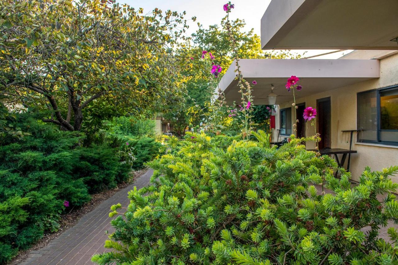 כפר הנופש קיבוץ גדות Kibbutz Gadot Galilean Resort Esterno foto