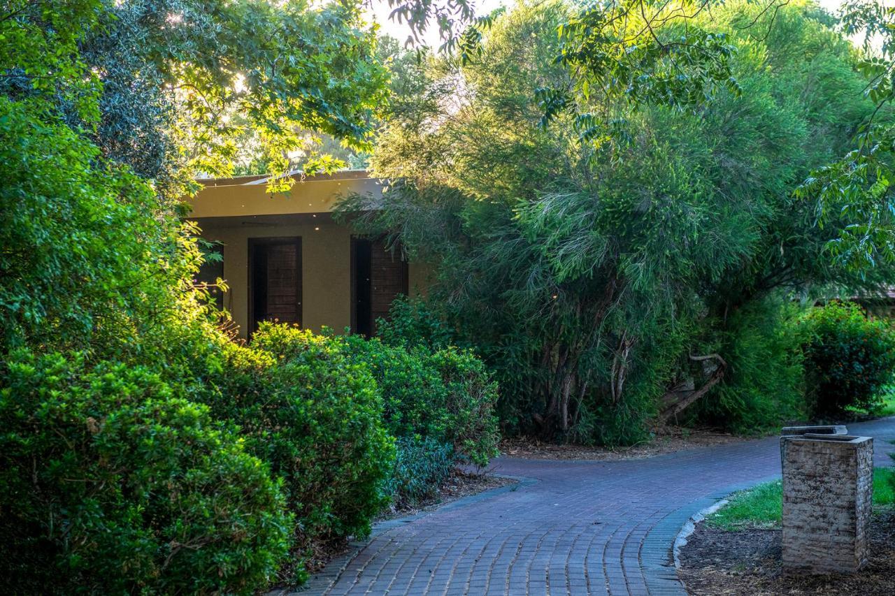 כפר הנופש קיבוץ גדות Kibbutz Gadot Galilean Resort Esterno foto