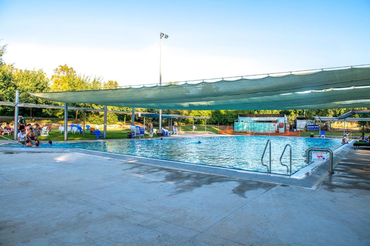כפר הנופש קיבוץ גדות Kibbutz Gadot Galilean Resort Esterno foto